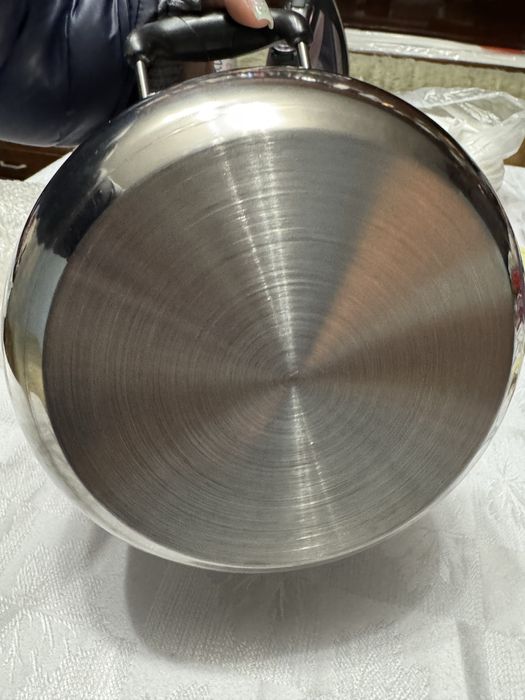 Чисто нова тенджера