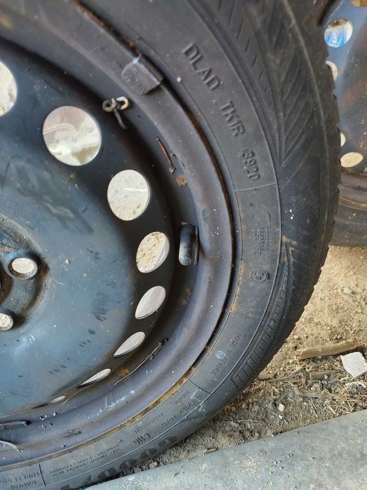 Гуми за автомобил