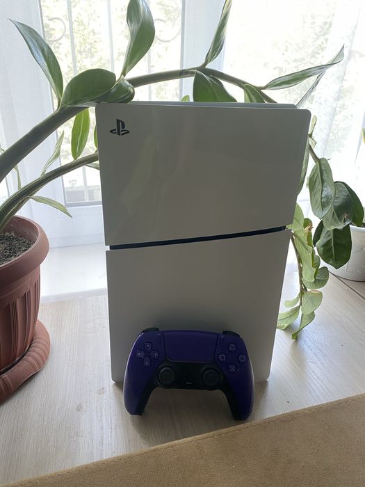 Продам Play Station 5 Slim