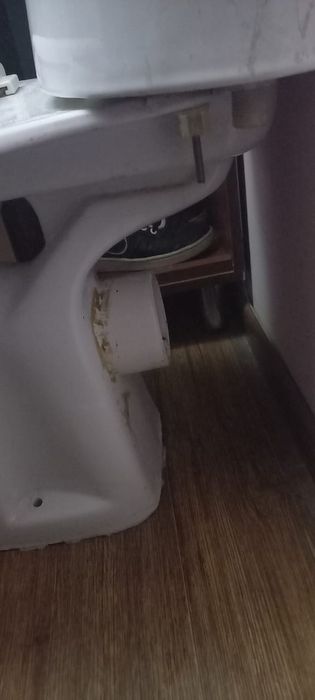 Унитаз в хорошем состоянии