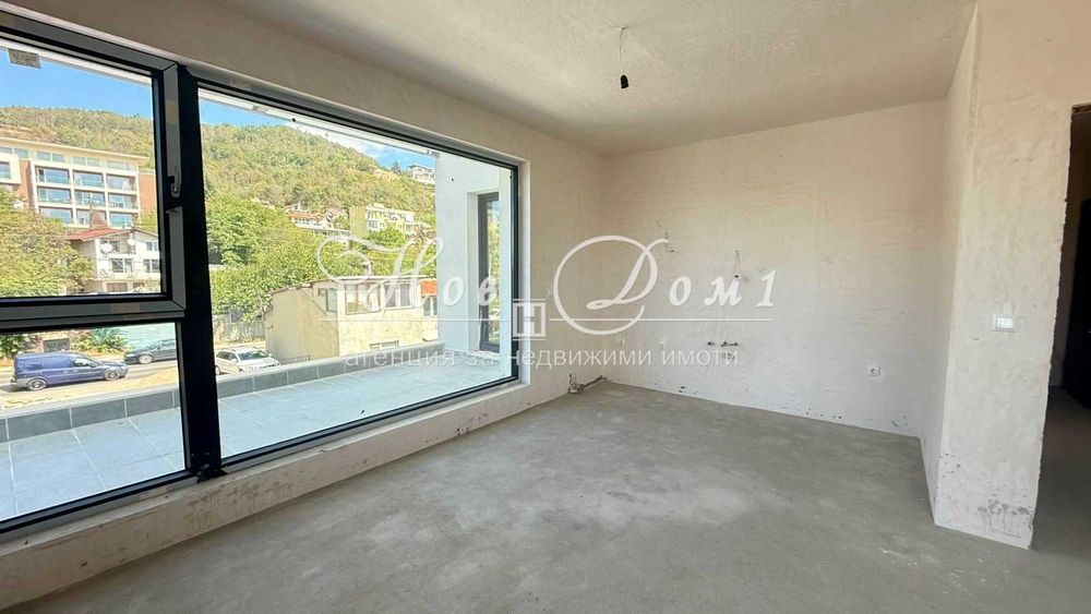 Продава се Тристаен апартамент в Варна, Бриз - 101 кв.м за 1892 €/кв.м - Снимка #1