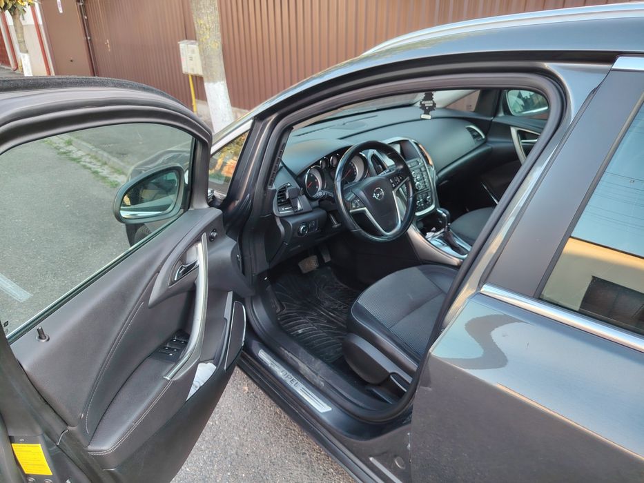 Opel Astra sports tourer stare impecabila