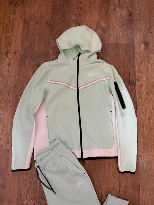 Nike tech fleece mint зелен анцунг tracksuit Оригинален!