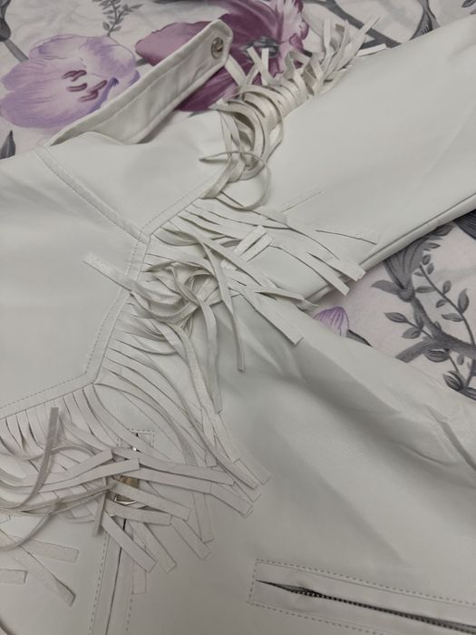 Продам кожанку новая