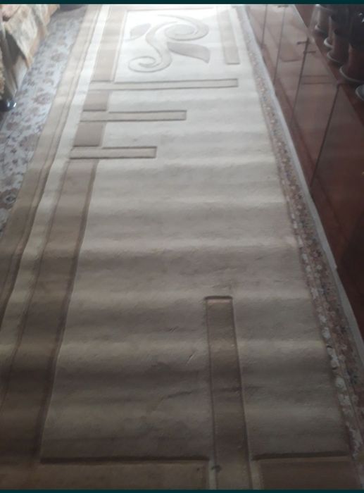 Продаётся; СРОЧНО; ковры, 2х3,1,5х4,0,70х3,5