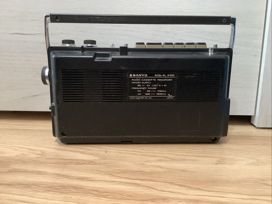 2 radiocasetofoane Sanyo , M-S300K și M 1950F, defecte