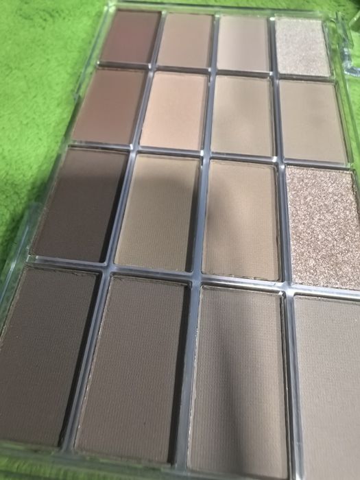 Тени для век профессиональные