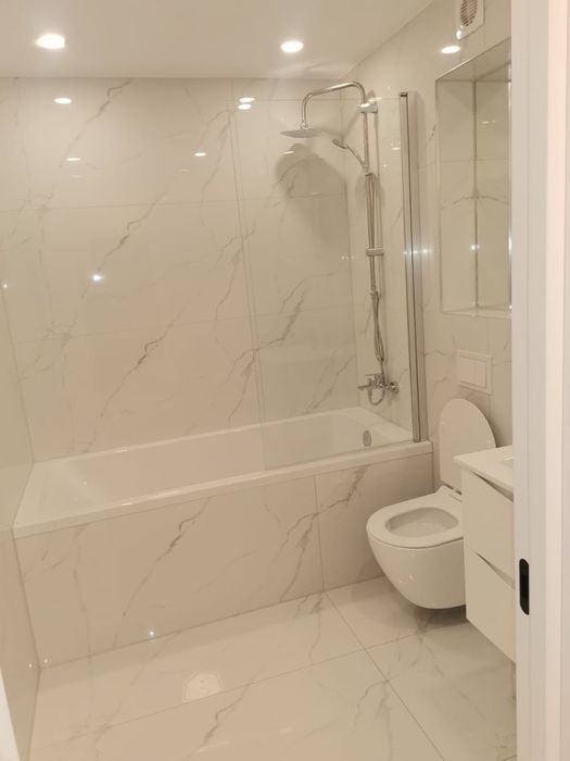 Inchiriez Apartament