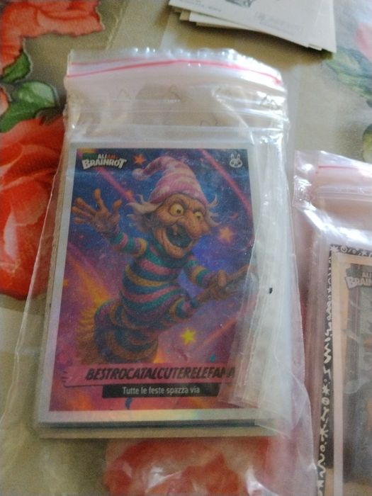 Vând  stickere Italian Brainrot