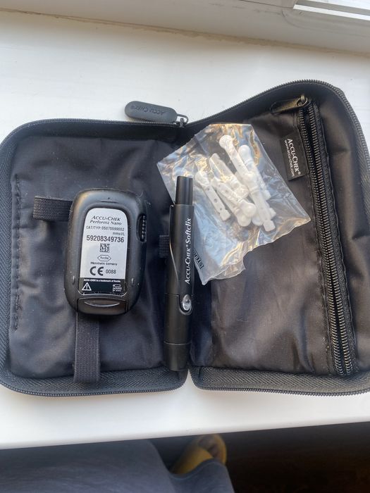 Компактный глюкометр Accu-Chek Performa Nano