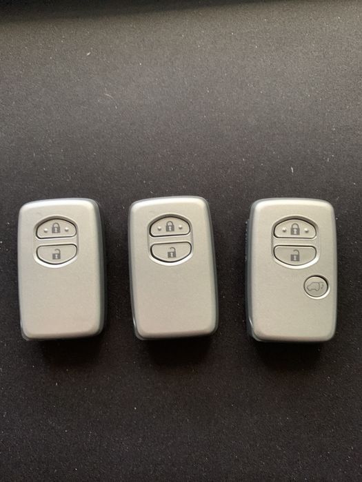 Смарт ключ Тойота Ланд Крузер 200