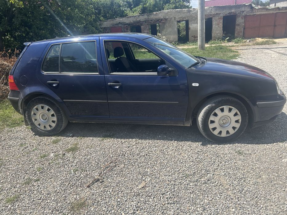 De vanzare golf 4