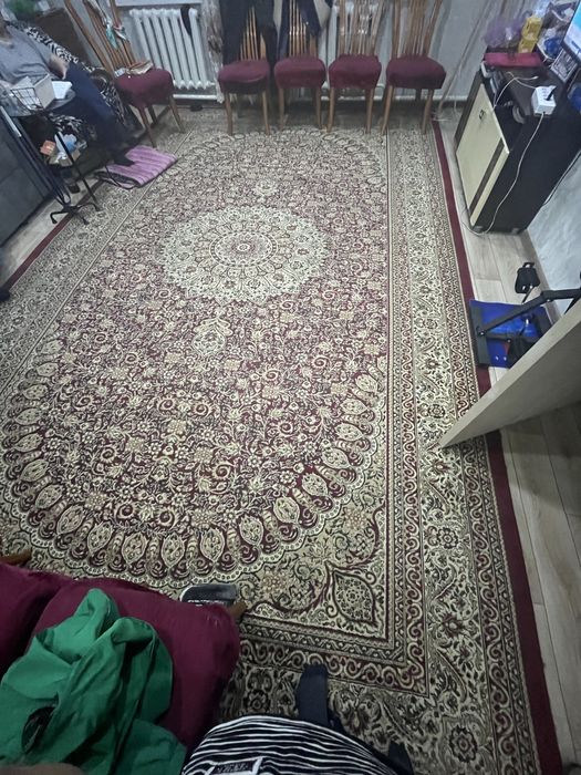 Продам ковер большой