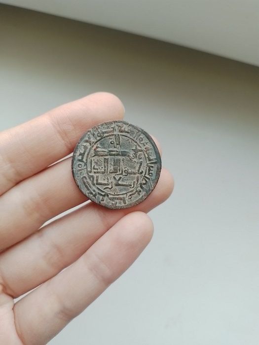 Сотилади Корохоний Лар тангалари монета соин танга