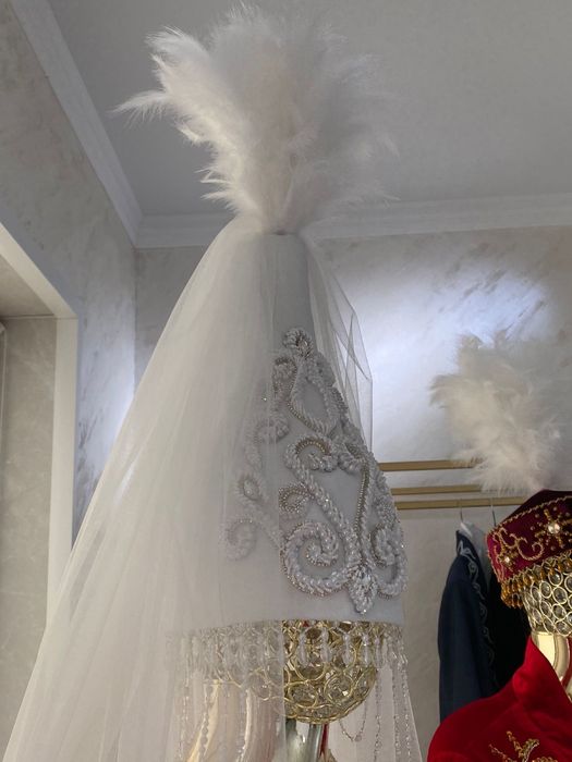 Продам свадебное платье и камзол