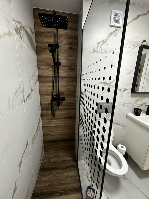Vand ap. 2 camere, parter, impecabil, la cheie