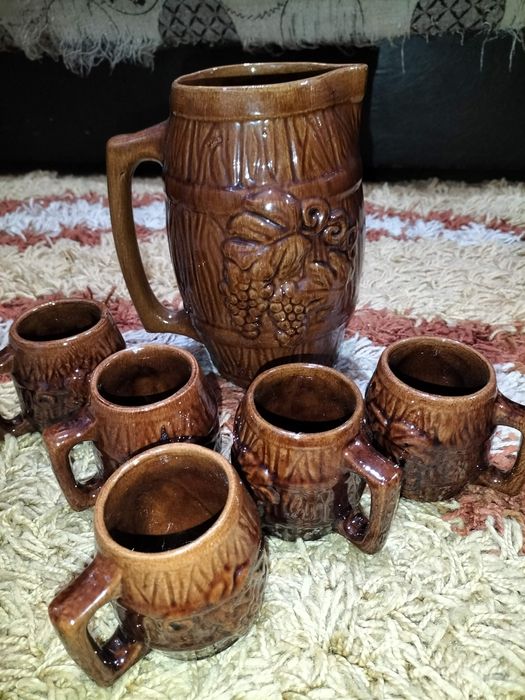 Vaze decorative și carafă de vin