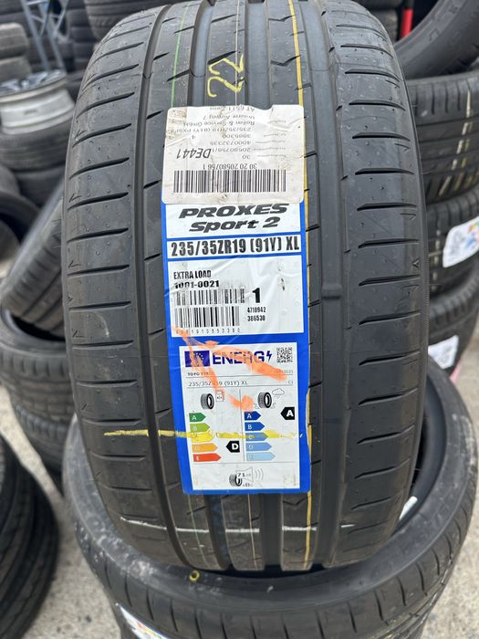 235/35/19-Toyo Tires