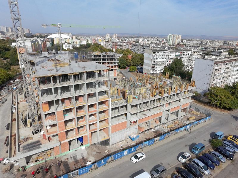 Продава се Двустаен апартамент в Бургас, Изгрев - 62 кв.м за 2429 €/кв.м - Снимка #18