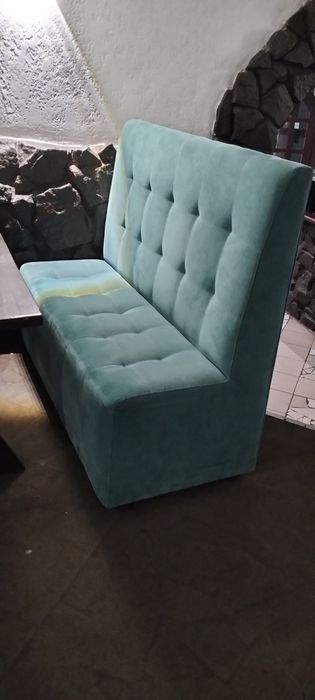 Продам диваны для кафе