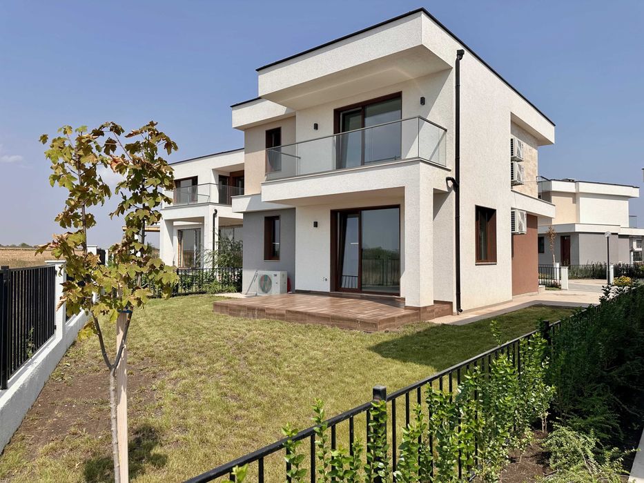 Продава се Къща в Поморие - 142 кв.м за 1901 €/кв.м - Снимка #3