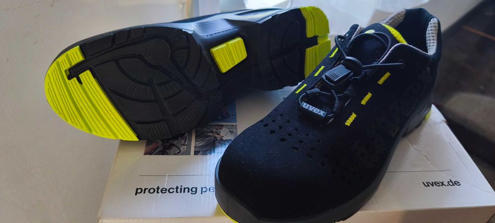 Incaltaminte protectie Uvex marime 40