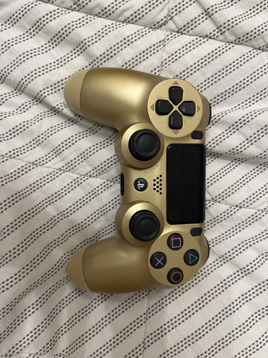 PS4 1 терабайт + геймпад с дисками