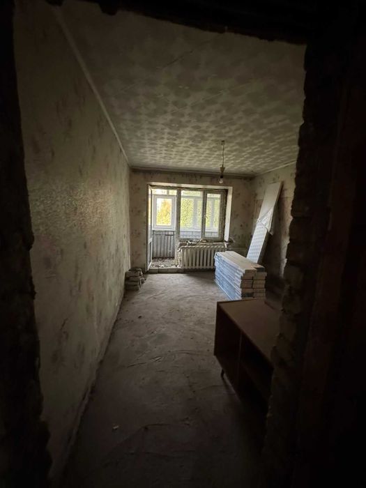 срочно продам 2 ух ком кв. 9600 без ремонта