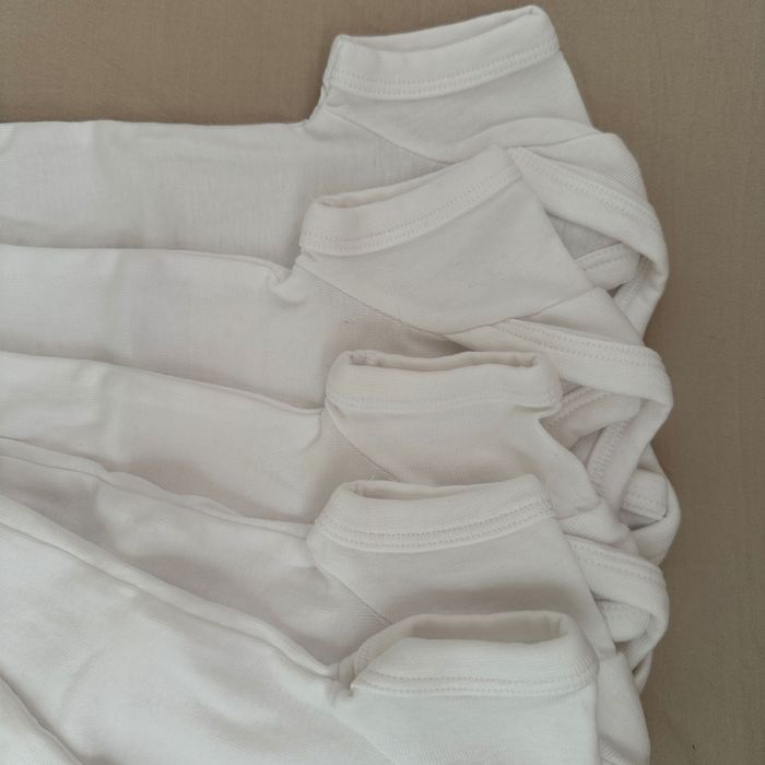 Бели памучни бебешки бодита с къс ръкав 7 броя 86см 98см