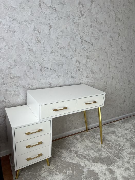 Продам журнальный столик