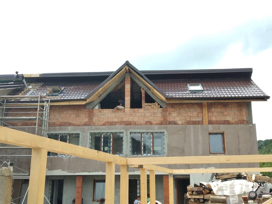 montaj acoperișuri dulgherie montaj tabla cu montaj inclus cost între 50/80 lei mp reparati acoperișuri urgente sună azi pentru oferta