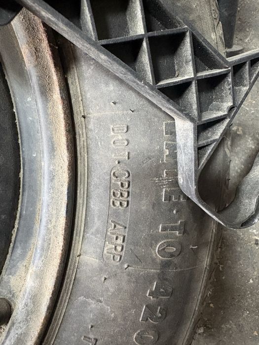 Bmw e83 x3 Резервна гума патерица 17 с механизъм и стойка за монтаж