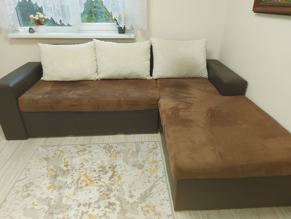 Разтегателен ъглов диван