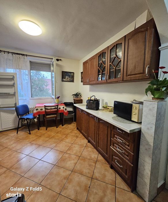 Apartament 2 camere – Str.  Splaiul Crisanei – 200 €/lună