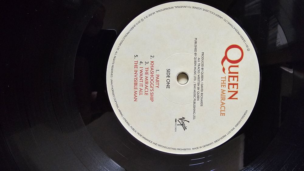 Продается виниловая пластинка QUEEN-MIRACLE,1989  г.