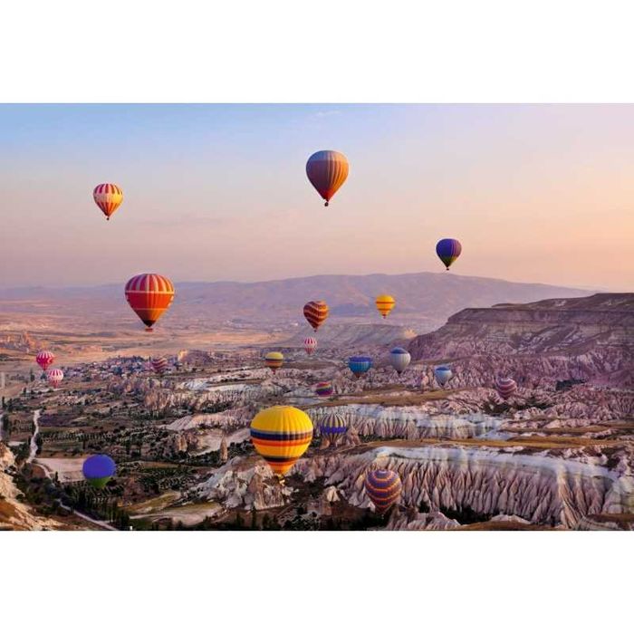 Lichidare stoc-49%-Fototapet autocolant Baloane in zbor (200x135cm)-165 lei