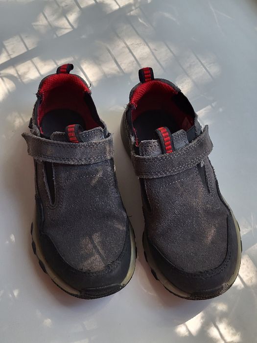 Школьные туфли .