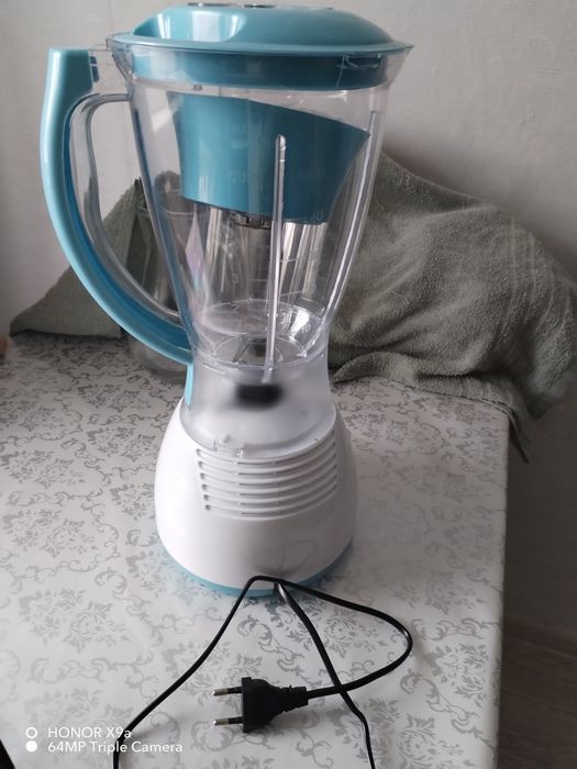 Продам в отличном состоянии блендер