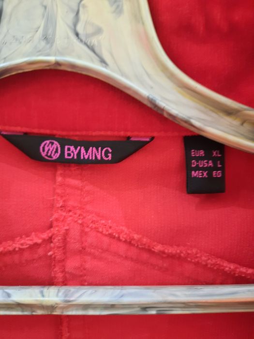 Куртка весенняя.