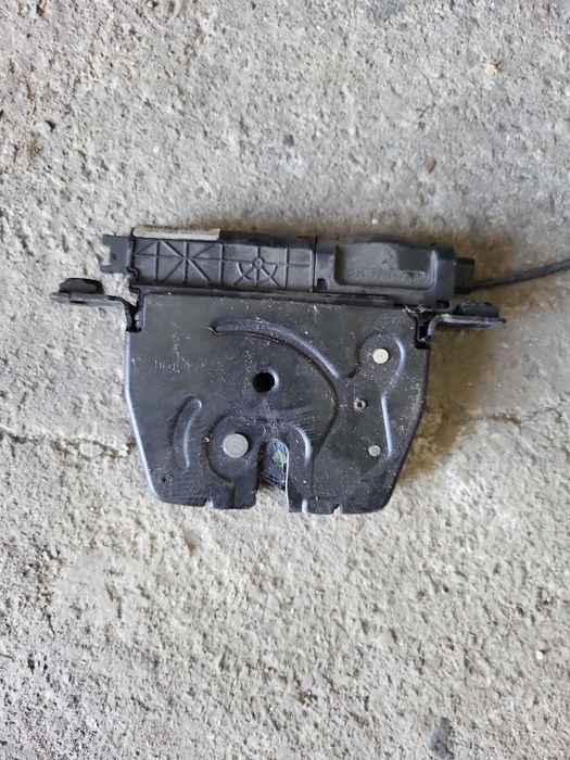 Broasca portbagaj bmw seria 5 f10