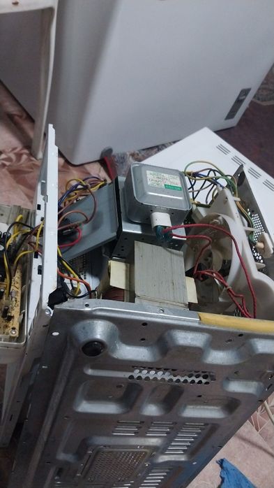 Микроволновка Supra