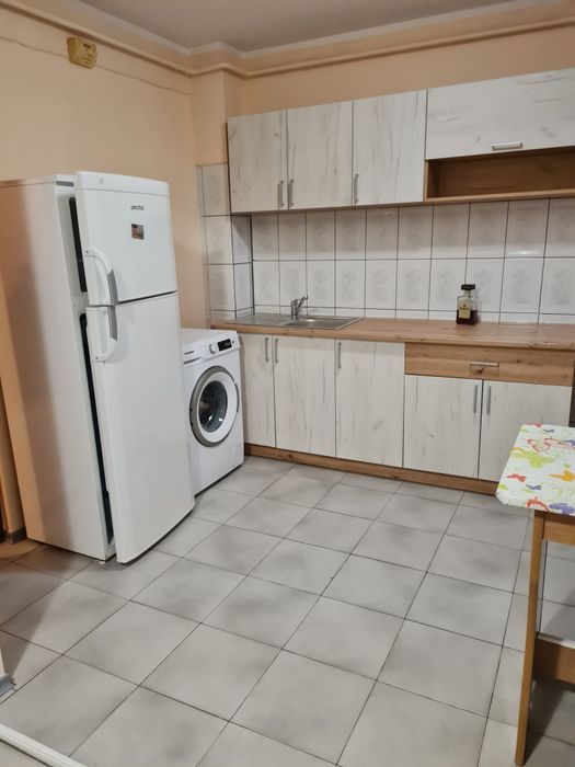 Inchiriez apartament cu 2 camere