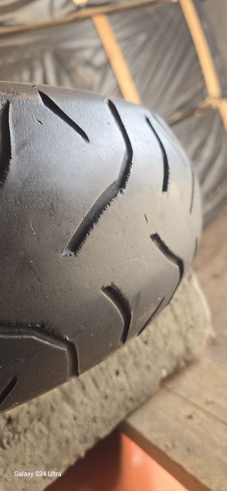 Резина Б/У на макси скутер.