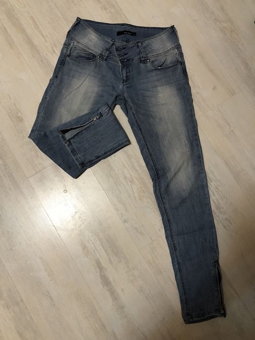 Къси панталонки и дънки - Всичко по 10 лв.