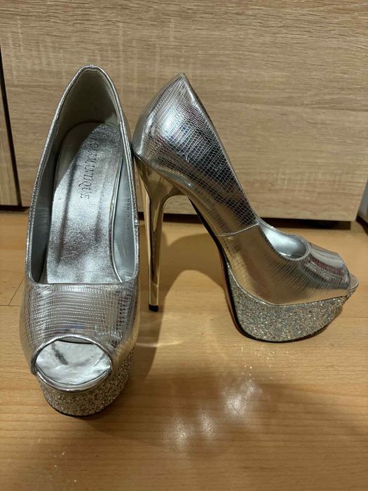 Официални обувки