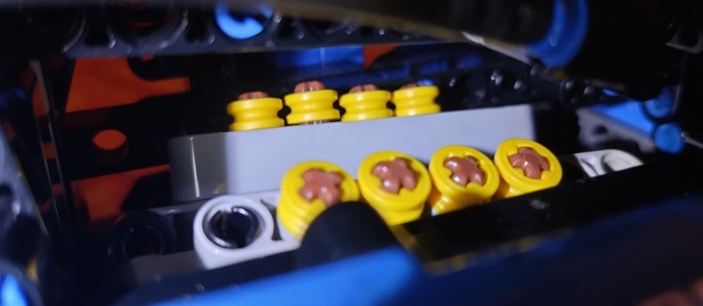 Продам Lego Technic оригинал.