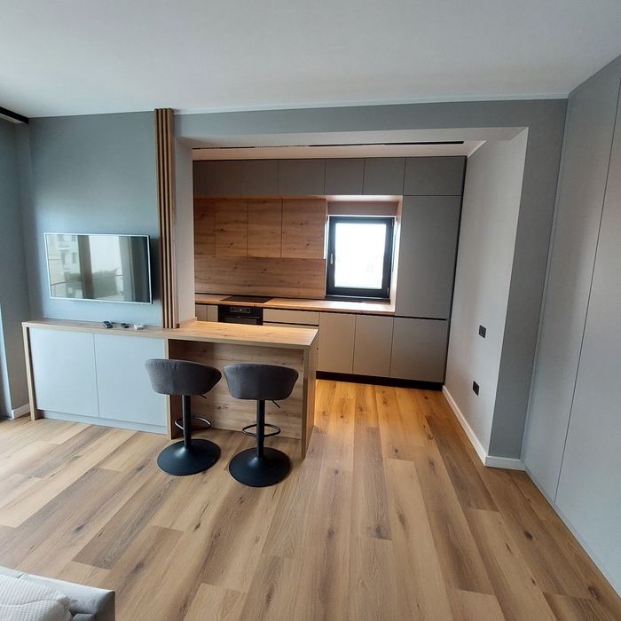 Inchiriez apartament