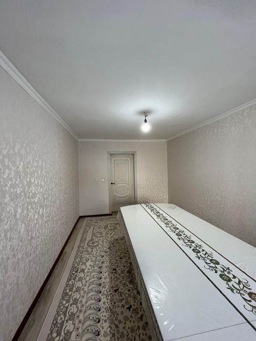 Стол с стульямии