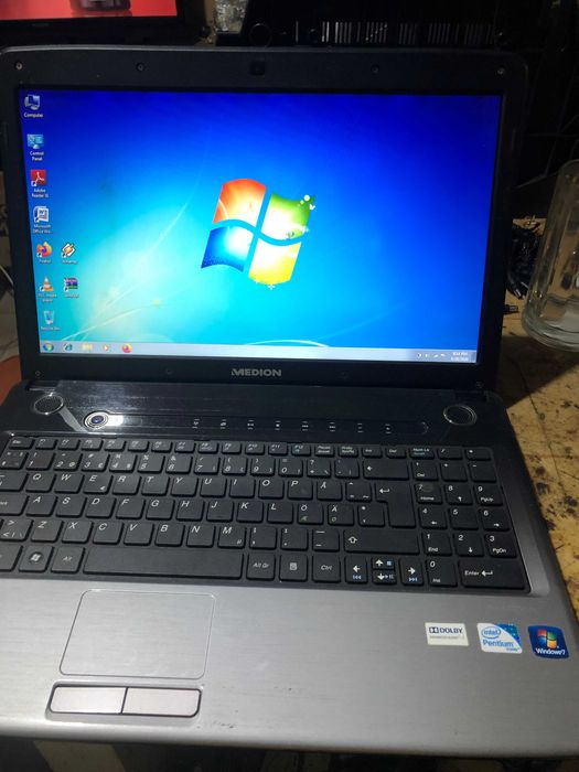 Medion Akoya E6222 ( i3 )