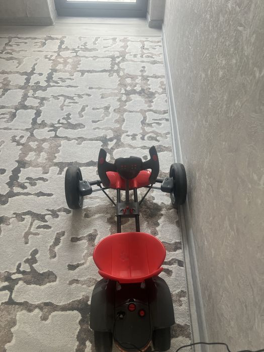 Bolalar elekrto mashinasi holati yaxshi